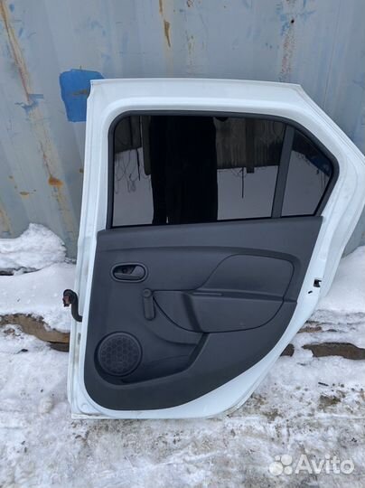 Дверь задняя правая Renault Logan 2