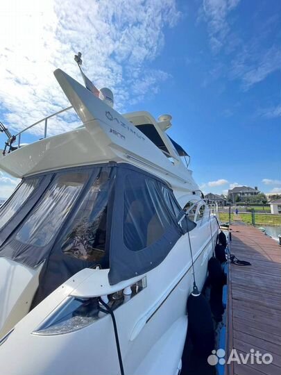 Azimut 55 Флаг РФ