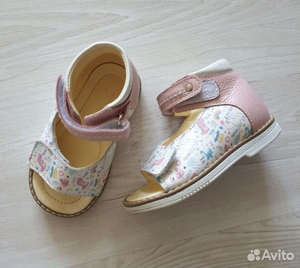 Сандалии на девочку