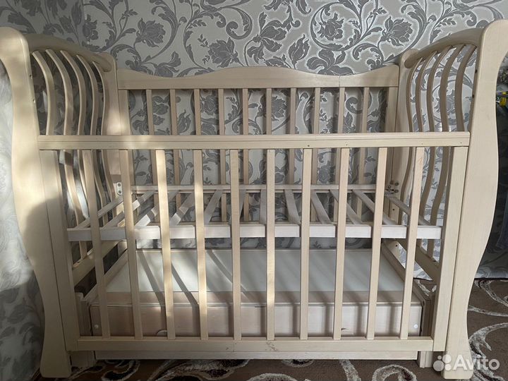 Детская кроватка