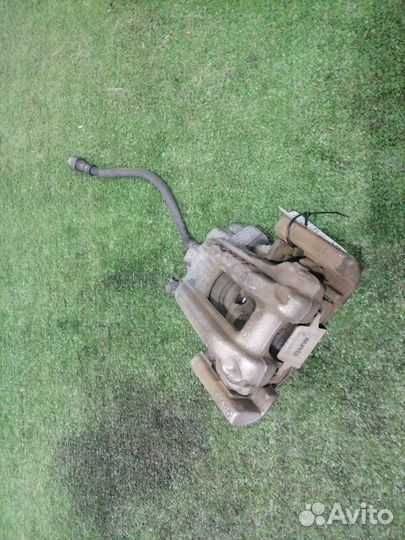 Суппорт тормозной задний правый Bmw 320D F30