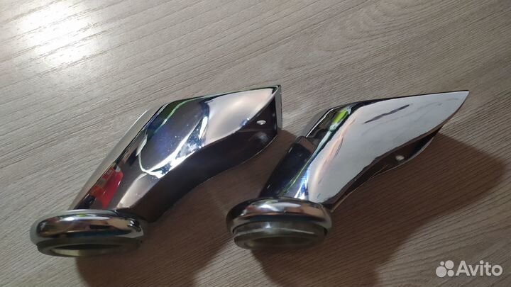 Хромированные металлические изогнутые ножки дивана