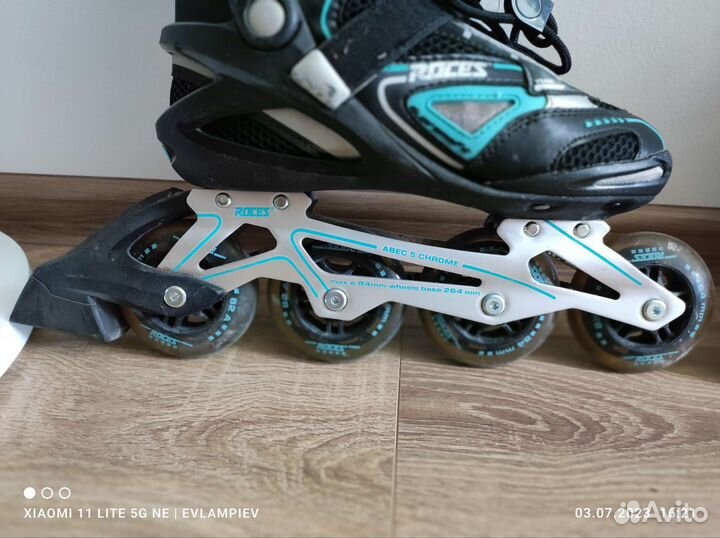 Роликовые коньки