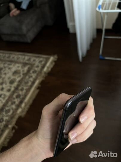 Телефон iPhone 8 64 gb