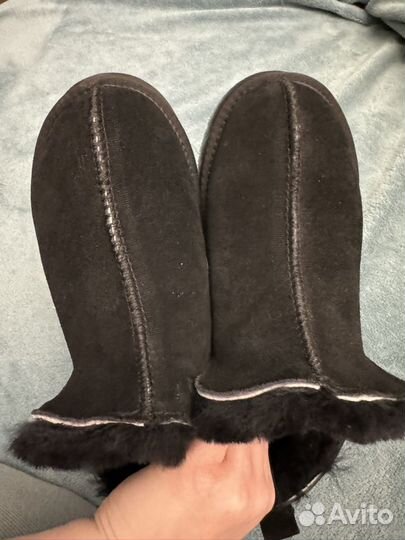 Короткие натуральные угги. Ugg