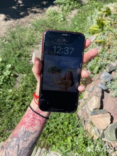 Телефон iPhone xr