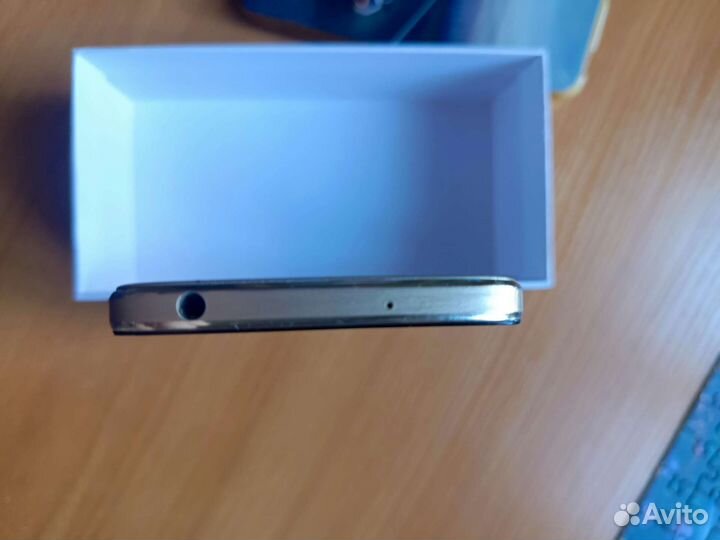 Телефон Alcatel onetouch idol 3