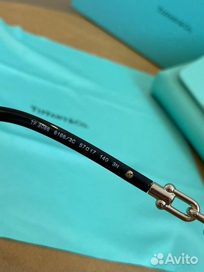 Солнцезащитные очки Tiffany & Co