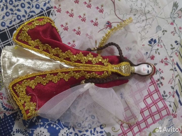 Кукла фарфоровая коллекционная