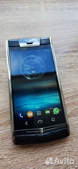 Vertu signature touch