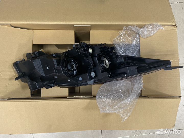 Передняя левая фара Mazda 3 BL