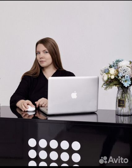 Администратор студии косметологии