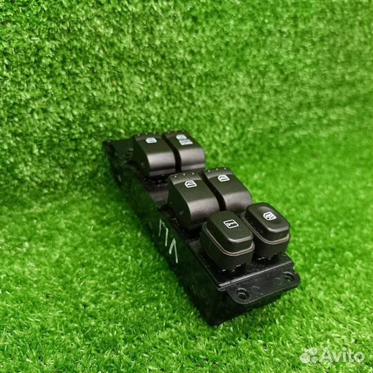 Блок управления стеклоподъемниками передней левой