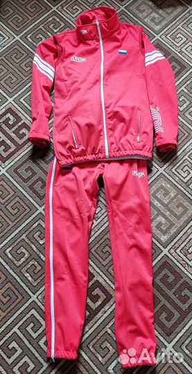 Костюм спортивный