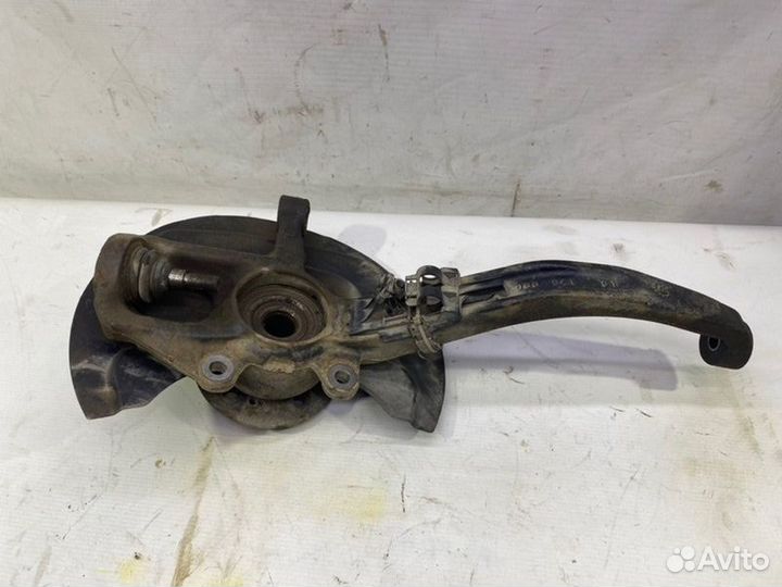 Кулак поворотный передний правый Mercedes-Benz