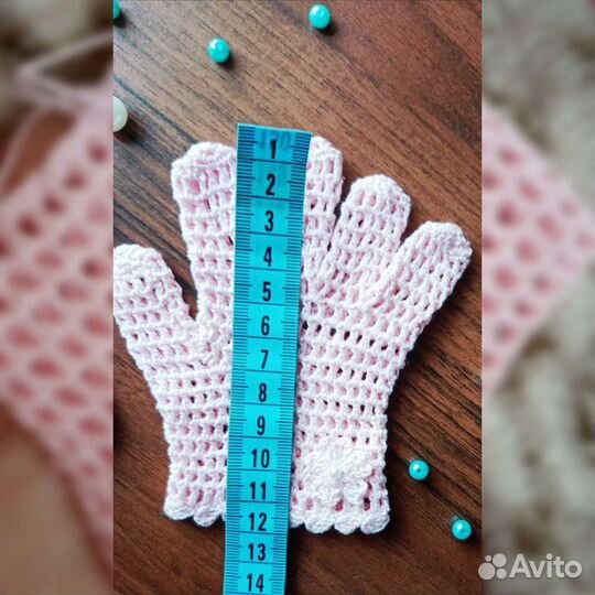 Ажурные перчатки крючком для юной леди