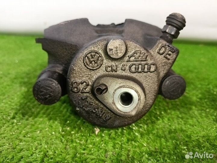 Суппорт тормозной передний правый Volkswagen Golf