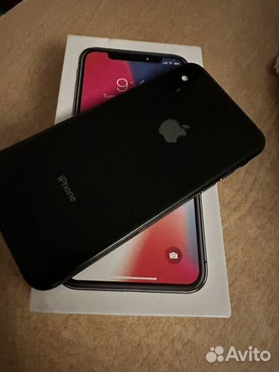 Телефон iPhone 10