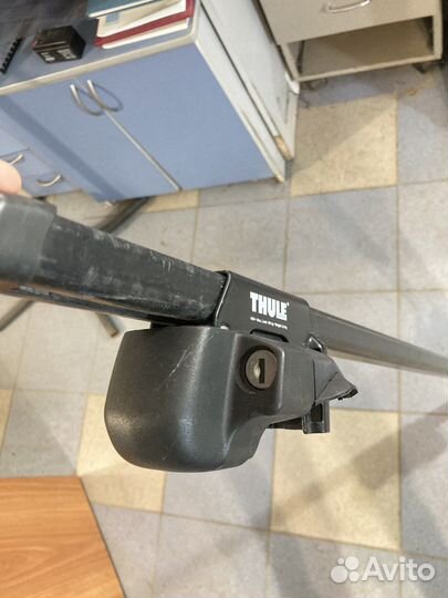 Багажник на рейлинги thule