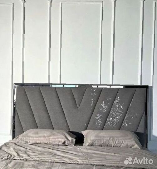 Кровать двуспальная новая мягкая