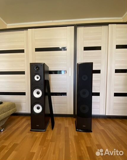 Большие акустические колонки akira