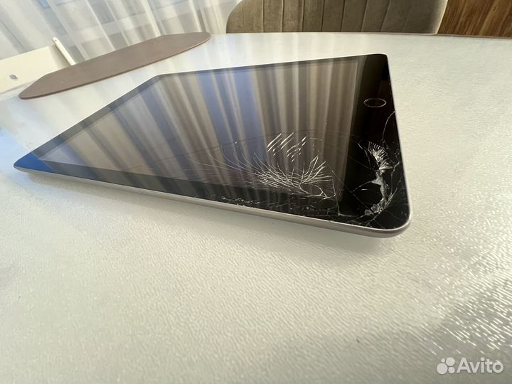 iPad A1822 (5-го поколения)