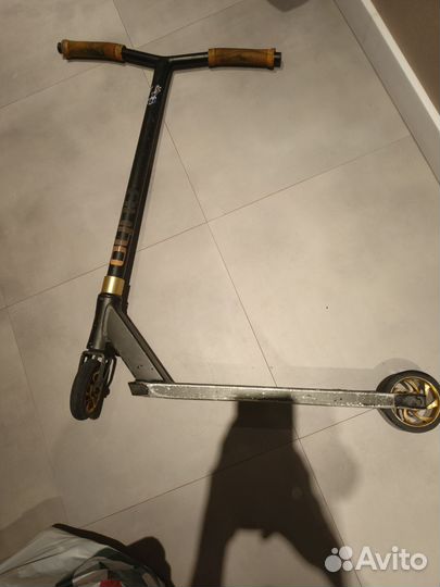 Трюковой самокат