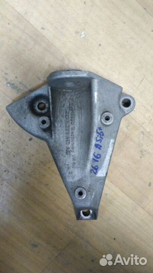 Кронштейн АКПП левый Volkswagen Passat B5