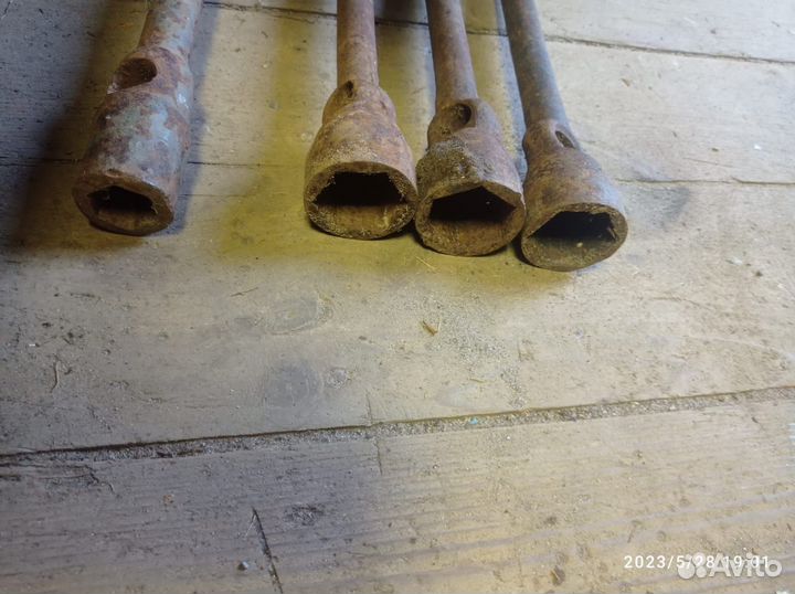 Ключи для трактора