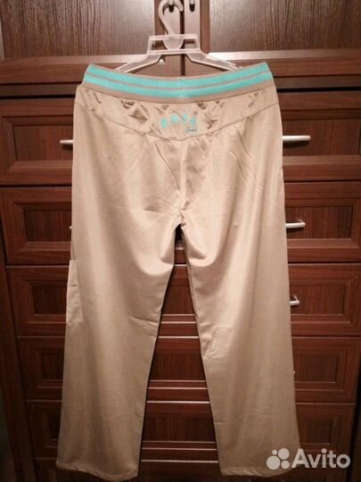 Спортивный костюм женский