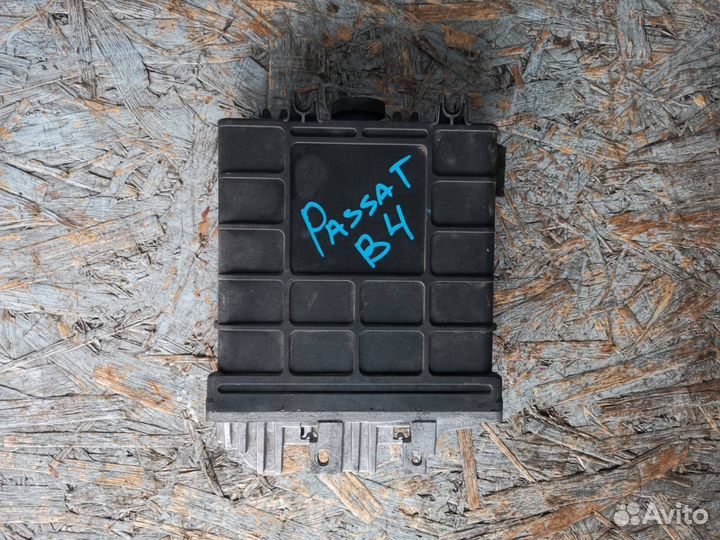 Блок управления двигателем Volkswagen Passat B4