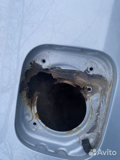 Задняя правая четверть renault logan 2005-2014