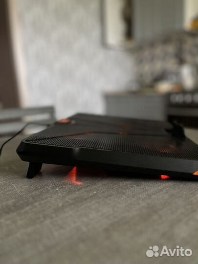 Подставка с охлаждением для ноутбука