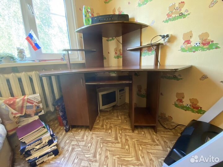 Компьютерный стол