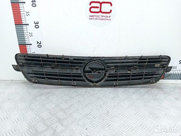 Решетка радиатора для Opel Meriva A 13117843