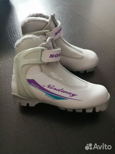 Лыжные ботинки 