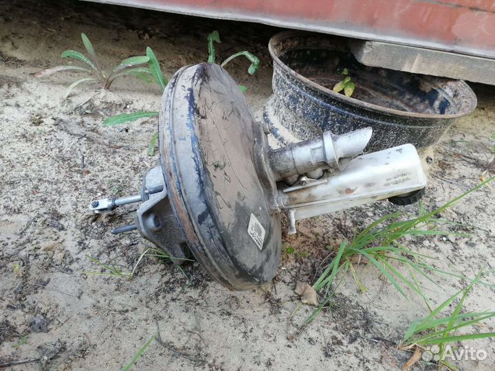 Вакуумный усилитель тормозов, тормозной цилиндр