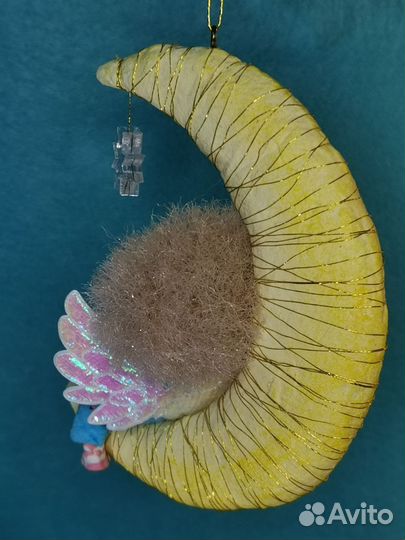 Ватная ёлочная игрушка Ангелочек на месяце