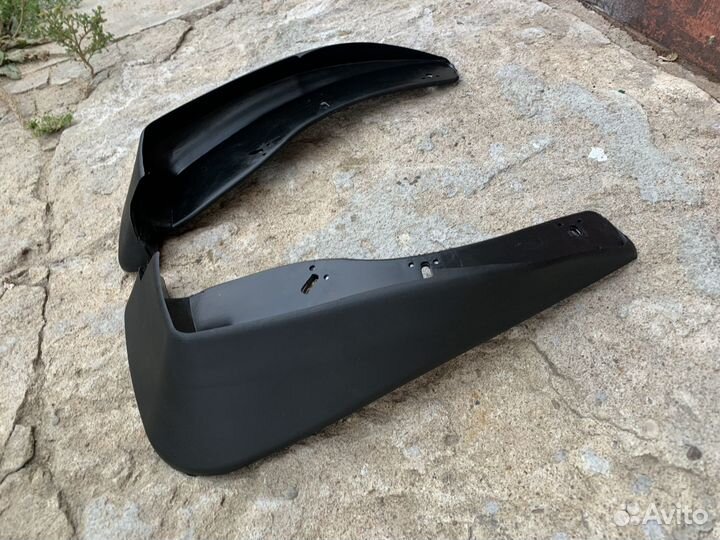 Передние новые брызговики Mitsubishi Space Star