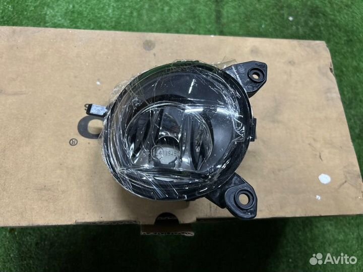 Фара противотуманная передняя правая Toyota