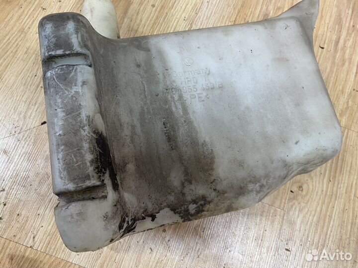 Бачок омывателя стекла Volkswagen T4