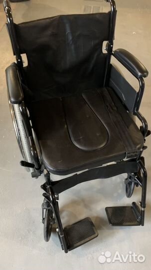 Коляска инвалидная с санитарным оснащением armed