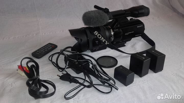 Видеокамера Sony NEX-VG30EH