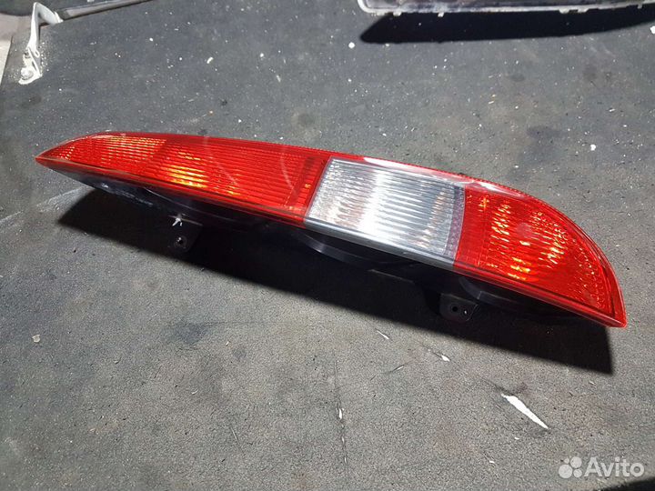 Фонарь задний правый ford focus 2 универсал