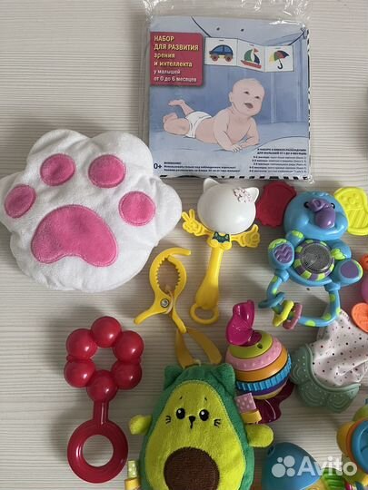 Набор игрушек и грелка