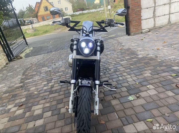 Suzuki Intruder M 800