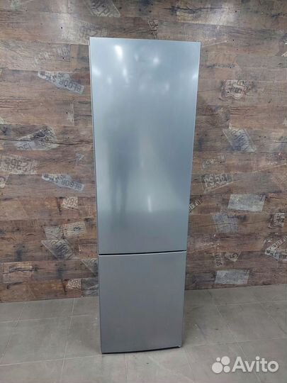 Двухкамерный холодильник Bosch KGN39 нержавейка