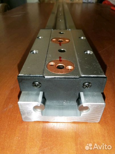 Круглые направляющие на опоре и каретки SBR