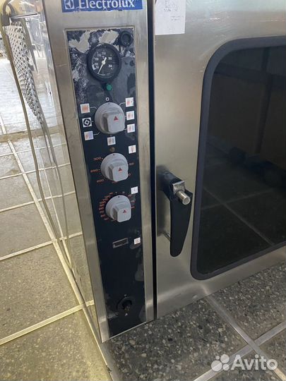 Пароконвектомат газовый