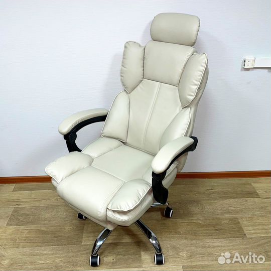 Компьютерное офисное кресло руководителя новое